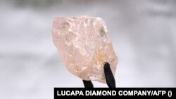 Dijamant pripada jednoj od najrjeđih grupa prirodnog kamenja.