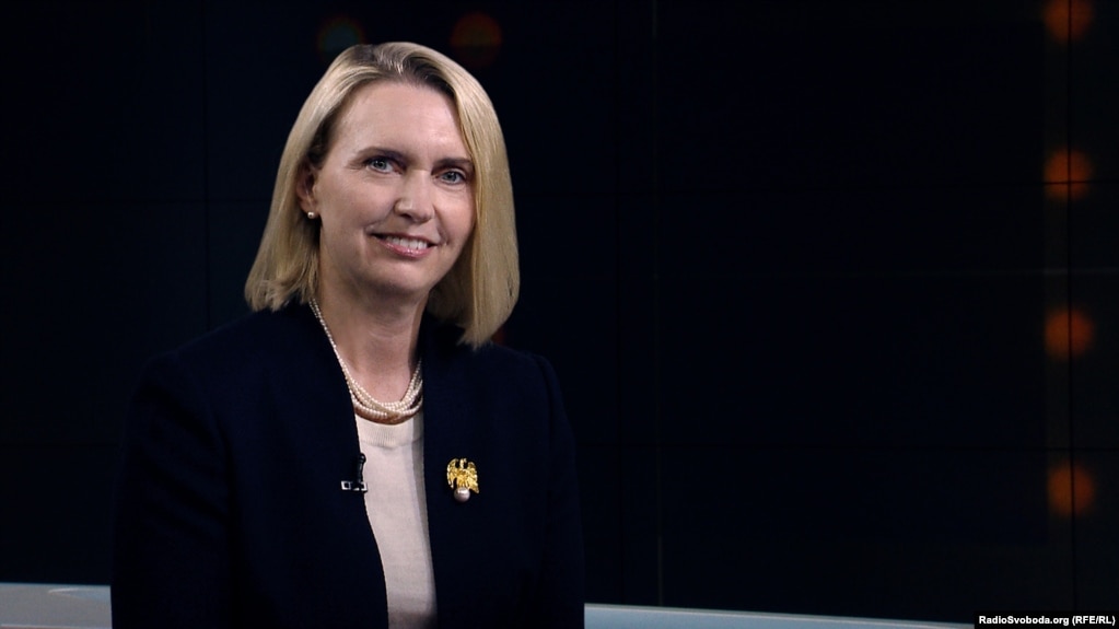 «Ми хочемо підтримати Україну, але хочемо, щоби підтримка була одночасно від нас і від решти світу», – зазначає посол Брінк
