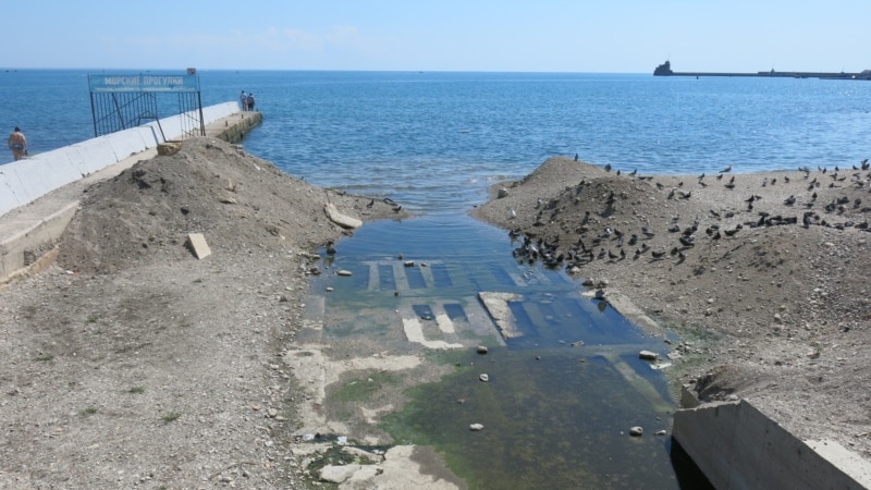 К пляжам в Феодосии ограничен доступ из-за аварии на коллекторе – российские власти