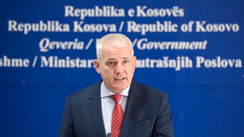 Ministar Svečlja tvrdi da srpske ilegalne grupe pokušavaju da ometaju rad vlasti Kosova
