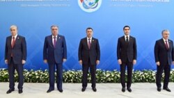Лидеры стран Центральной Азии (слева направо): президент Казахстана Касым-Жомарт Токаев, президент Таджикистана Эмомали Рахмон, президент Кыргызстана Садыр Жапаров, президент Туркменистана Сердар Бердымухамедов, президент Узбекистана Шавкат Мирзиёев 