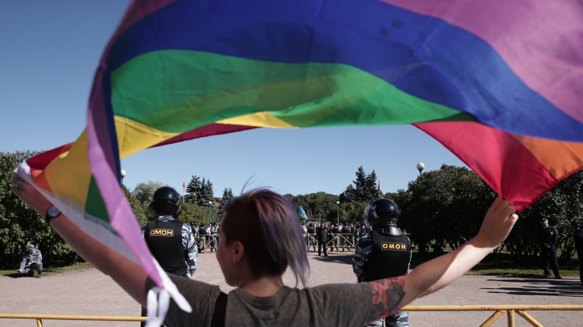 Силовикам дана команда «фас». Что произойдет в Крыму из-за запрета ЛГБТ в  России?