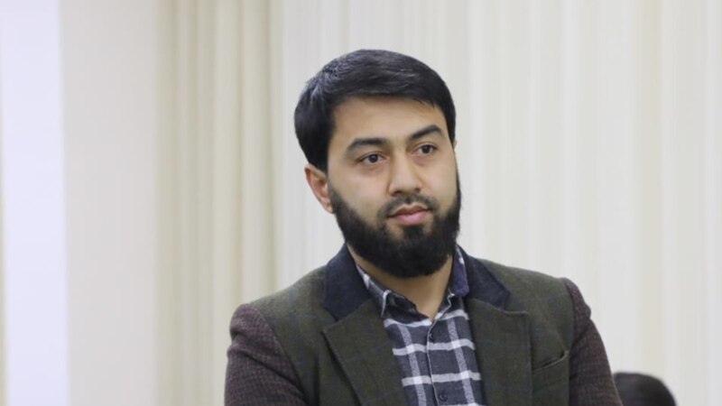 Өзбекстанда бийликти сындап келген блогер сегиз жылга кесилди