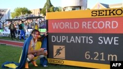 Арманд Дуплантис до таблото с подобрения световен рекорд