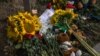 Vinița, centrul Ucrainei: flori în memoria celor peste 20 de persoane ucise în atacul cu rachete rusești, 15 iulie 2022