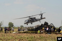  Военен халикоптер с 15 души на борда се разруши в щата СИналоа по време на интервенцията по задържането на Каро Кинтеро. 
