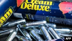  Флакони с божествен газ 