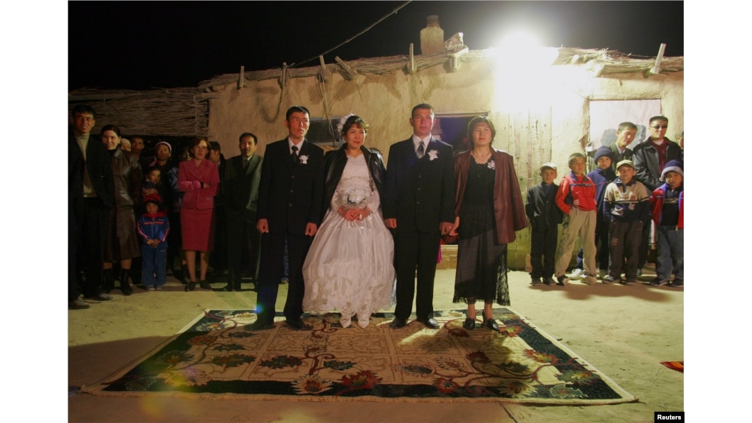 Порно фильмдерді желіде бөлісу