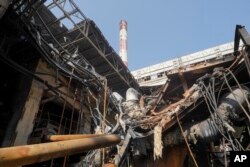 O centrală electrică din apropierea orașului Harkov din estul Ucrainei, distrusă în urma unui atac rusesc cu rachete, care a avut loc la 12 aprilie.