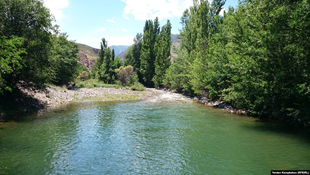 Үлкен сиськи порно