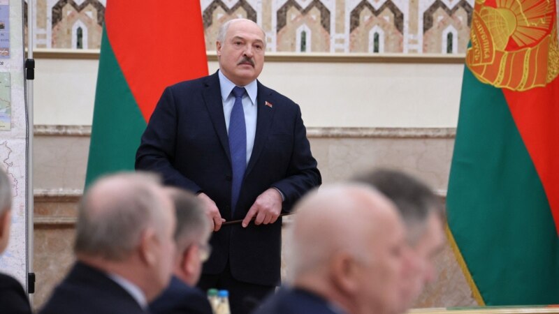Чаму Лукашэнка апраўдваўся за пазыцыю Менску ў вайне з Украінай і ці павераць яму