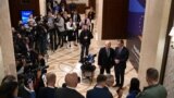 Dmitro Kuleba ukrán külügyminiszter és Josep Borrell, az Európai Unió külügyi vezetője nyilatkozik az EU–Ukrajna külügyminiszteri találkozó előtt Kijevben 2023. október 2-án