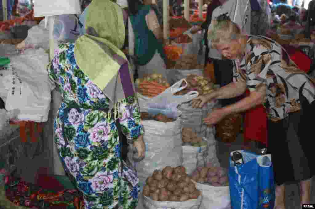 Дар орзуи арзонӣ #72