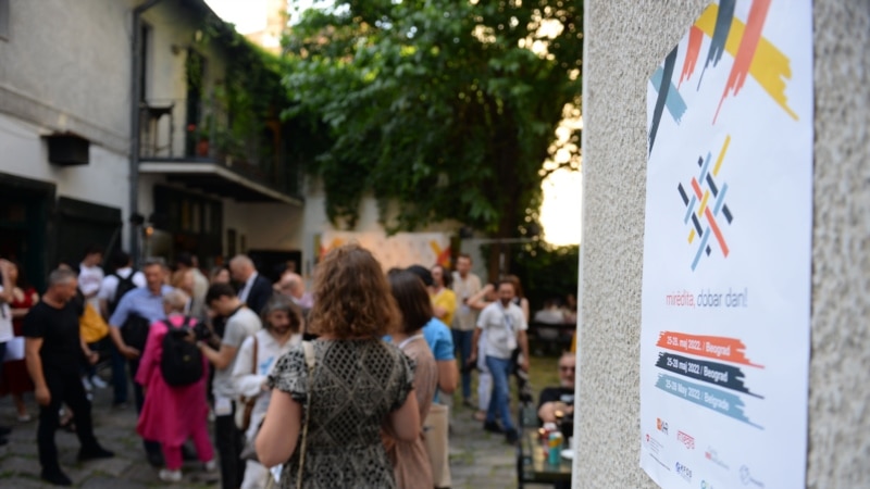 Kundërshtimi i kryetarit të Beogradit s’ndikon në festivalin “Mirëdita, dobar dan”, thonë organizatorët