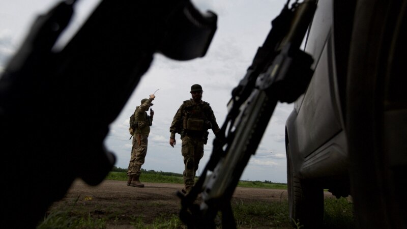 Ukrajini stiže teško oružje, najavio šef diplomatije