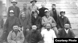 Оренбургга кулакка тартылган кыргыздар. 1929-жыл. КРнын Борбордук мамлекеттик архиви.