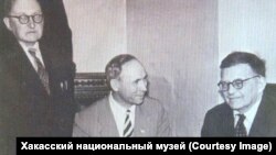 Александр Кенель и Дмитрий Шостакович (крайний справа)