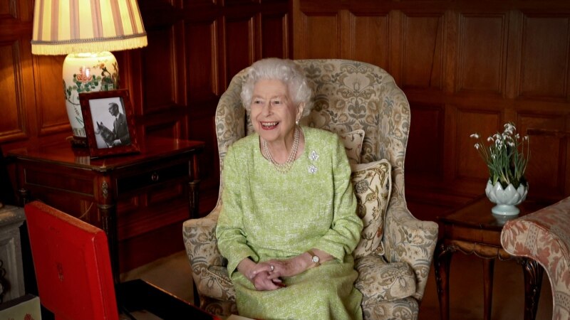 Букінгемський палац: королева Єлизавета має легкі симптоми COVID-19