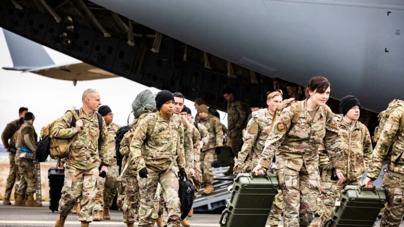 Statele Unite au început marți să transfere trupe în România