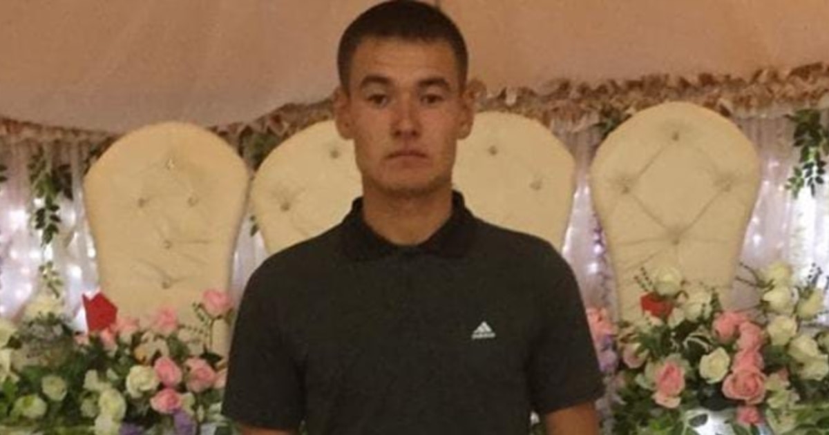 Эротиканы қалай салуға болады Оның ұзын емізіктері мен еті бар кискасы болды.