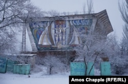 Szovjet korabeli mozaik Mariupol tengerpartján