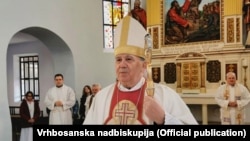 Novi nadbiskup Vrhbosanske nadbiskupije, Tomo Vukšić (na slici) je trideset godina bio profesor na Bogoslovnom fakultetu u Sarajevu, a predavao je i u Mostaru, Zagrebu i Dubrovniku