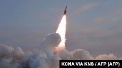 Testimi i një rakete nga Koreja e Veriut në janar të vitit 2022. 