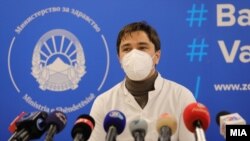 Претседателот на Комисијата за заразни болести, Александар Петличковски. 