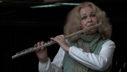 Gati gjysmë shekulli në skenë: “Flauti më bëri kjo që jam”