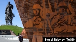 Мемориал советскому солдату в Ржеве в России. Москва распространяет наказание и на захоронения, находящиеся за пределами РФ