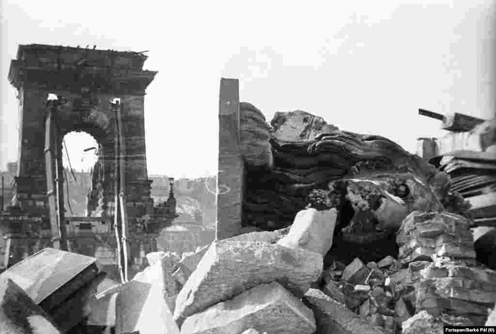 The lions were knocked off their pedestals in 1945 when the chain bridge and other spans over the Danube were destroyed by Nazi forces retreating from the Soviet Red Army advance.