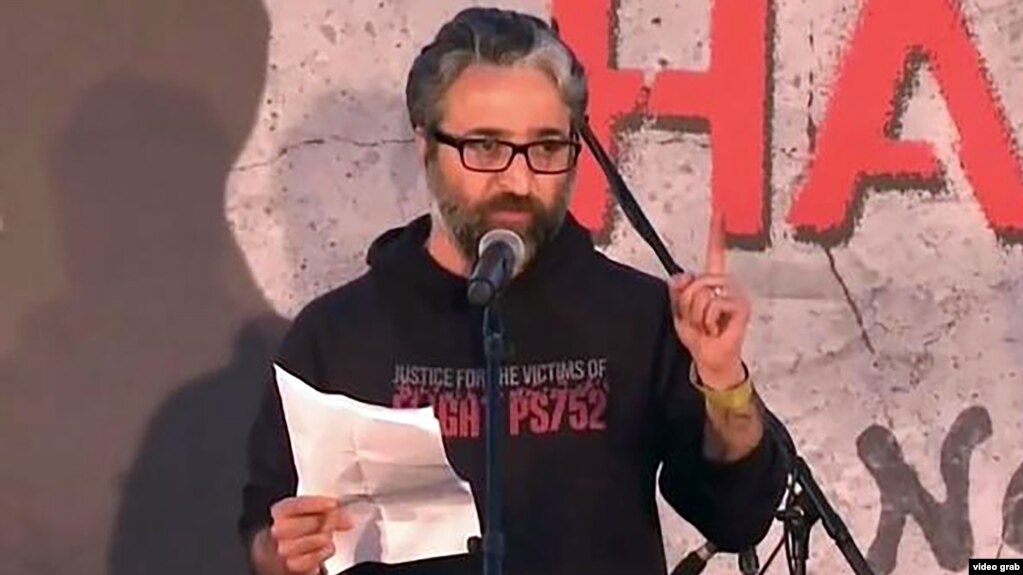 حامد اسماعیلیون در تظاهرات ایرانیان در برلین، ۳۰ مهر