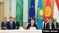 Президент Узбекистана Шавкат Мирзияев выступает на саммите «ЕС – ЦА» в Астане, 27 сентября 2022 года.