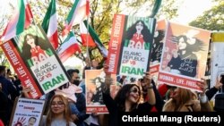 Tubim në Gjermani në mbështetje të protestave në Iran pas vdekjes së Mahsa Aminit. Berlin, 22 tetor 2022.