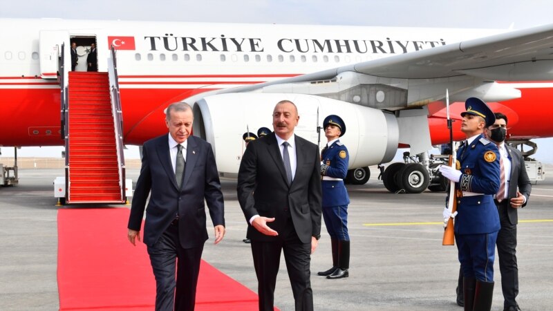 Эрдоган менен Алиев Тоолуу Карабак жакта жаңы аэропорт ачышты
