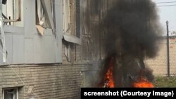 Пожежа після вибуху поруч з офісним центром в Мелітополі, 25 жовтня 2022 року