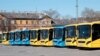 Helyközi járatokon közlekedő autóbuszok várnak indulásra Kelenföldön, az Etele téri Volán-busz-pályaudvaron