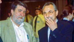 Вежди Рашидов и лидерът на ДПС Ахмед Доган по време на публично събитие в началото на века.