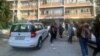 Полиција пред средно училиште во Скопје, по лажна дојава за поставена бомба, 26 октомври, 2022