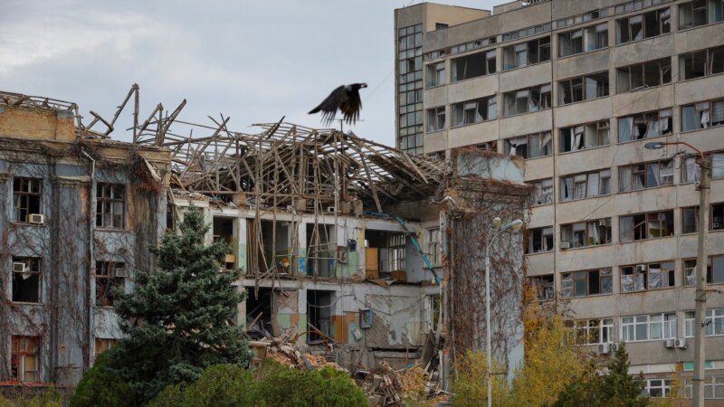 უკრაინის გენშტაბი: რუსეთი სახლების დატოვებას აიძულებს ქალაქ კახოვკის მცხოვრებთ
