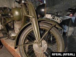 Старинный мотоцикл в Твери.