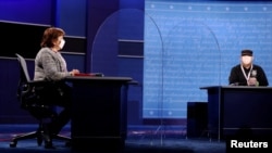Studioul de televiziune, pregătit special, cu despărțitoare de plexiglas, pentru dezbaterea candidaților la funcția de vicepreședinte: democrata Kamala Harris și Mike Pence, Salt Lake City, Utah, 6 octombrie 2020