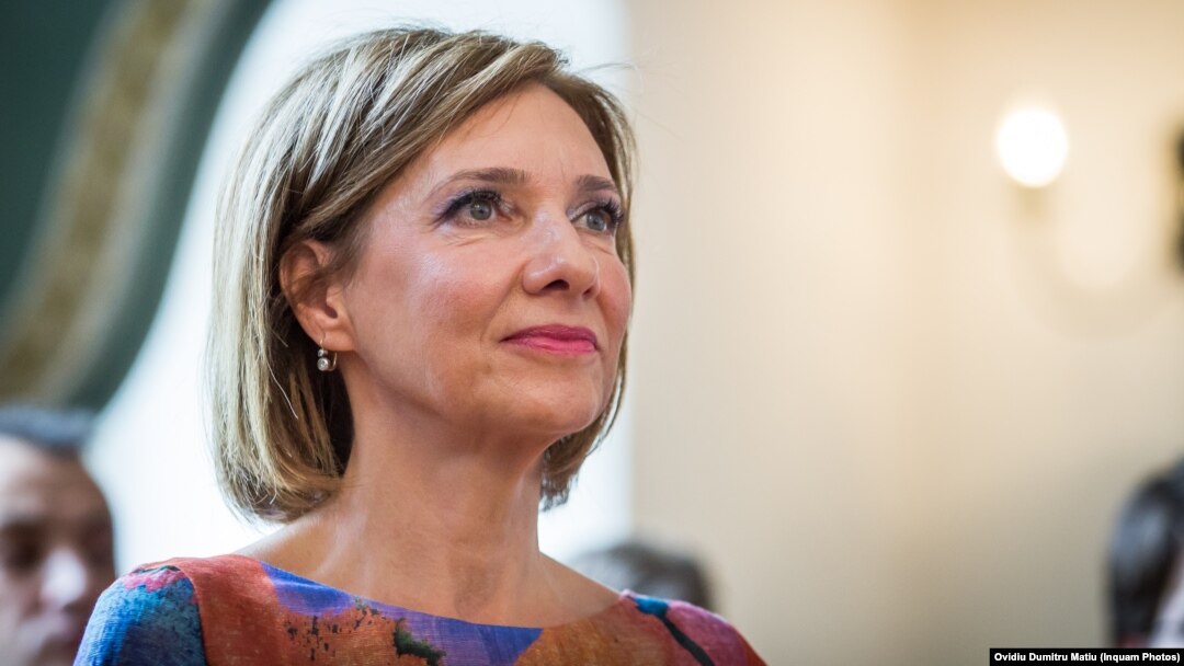Carmen Iohannis a avut o prezență discretă în privința sprijinirii refugiaților din Ucraina, în ton cu felul în care a acționat public în ultimii opt ani de când soțul ei este președintele României.