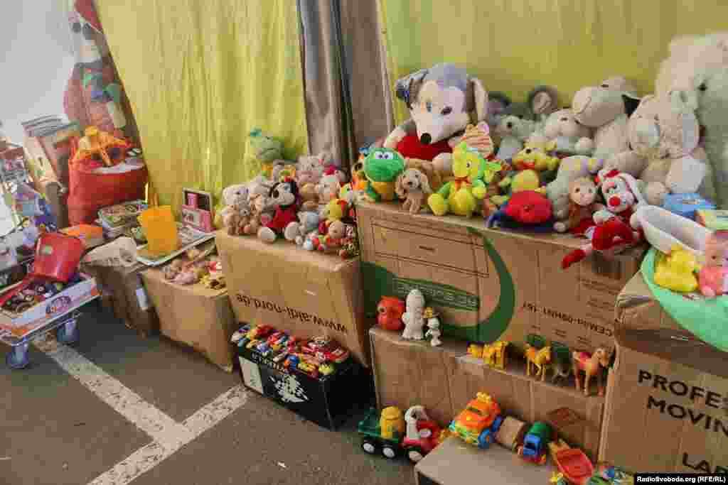 Іграшки для дітей у хабі для переселенців