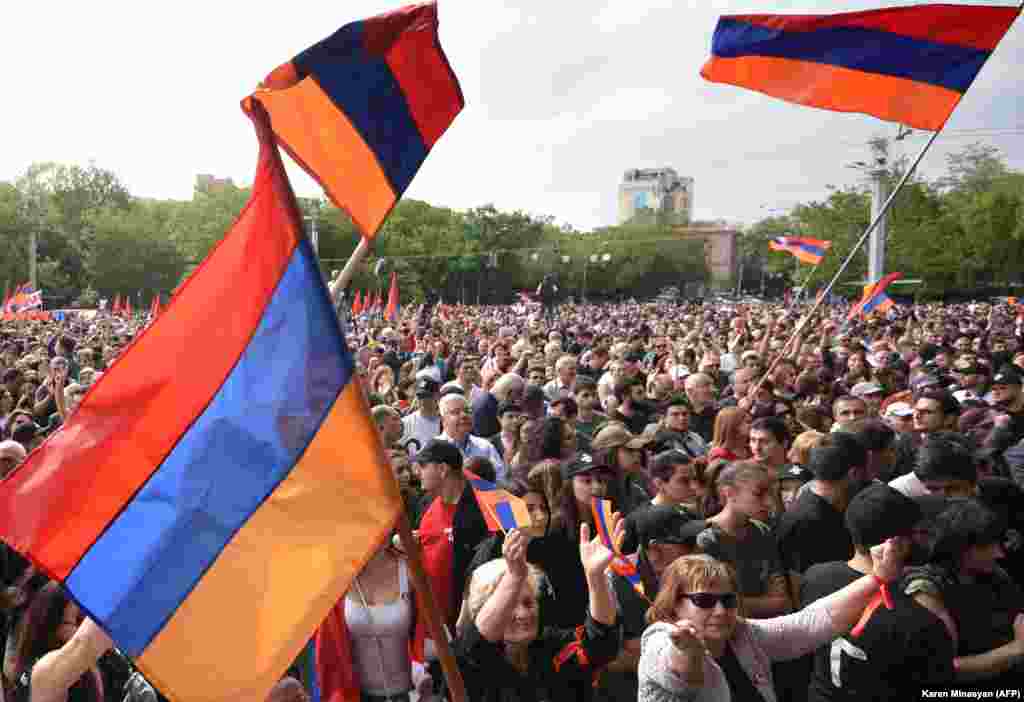Thousands of protesters gather in central Yerevan on May 1, when a massive demonstration warned the government not to concede further territory to Baku.&nbsp;