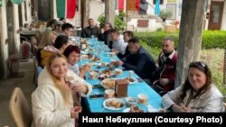 Истанбулда Ураза бәйрәменә җыелган татарлар
