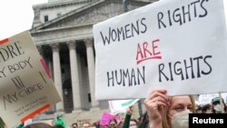 Протест срещу отменяната на решението "Роу срещу Уейд", което премахна конституционната защита за абортите. Снимката е илюстративна.