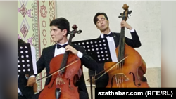 Tahyr Ataýewiň "Jadylaýjy sesleriň gözelligi" atly konserti. Aşgabat. 2022-nji ýylyň 30-njy apreli
