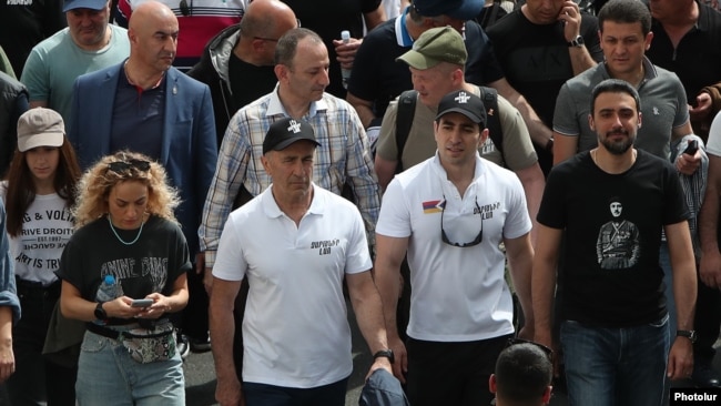 Armenia - Former President Robert Kocharian and members of his family participate in an opposition demonstration in Yerevan, May 1, 2022.