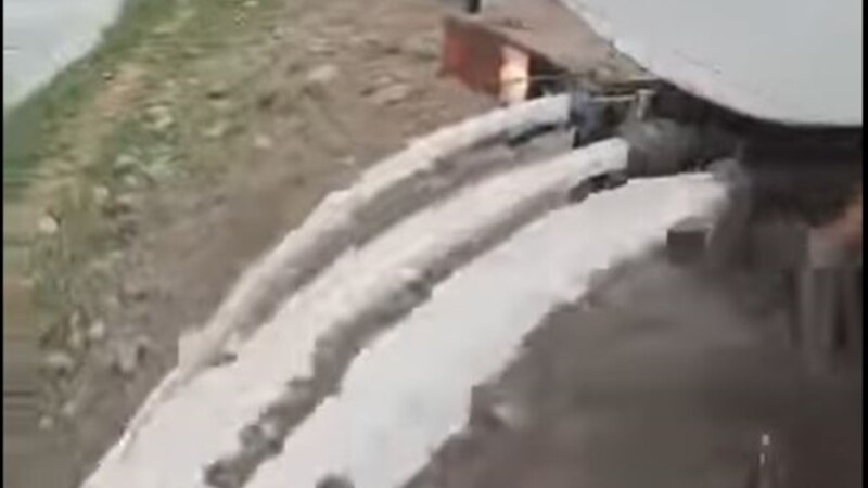 В Чуйской области милиция установила личность водителя, слившего более 8 тонн молока в реку